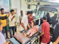 पेट्रोलच्या रांगेत बस घुसून जखमी झालेल्या मुलाचा मृत्यू - Marathi News | A boy who was injured after a bus rammed into a petrol queue died | Latest national News at Lokmat.com