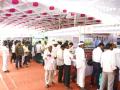 सोलापूरच्या कृषी महोत्सवात शेतकºयांची वाढती गर्दी - Marathi News | The growing crowd of farmers at the Krishi Mahotsav of Solapur | Latest solapur News at Lokmat.com