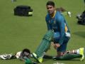 PAKvsSL : तीन वर्षानंतर पाक संघात परतला, अन् लाजीरवाणा विक्रम करून बसला - Marathi News | Umar Akmal equals unwanted record for most ducks in T20Is as Pakistan suffer second straight defeat | Latest cricket News at Lokmat.com