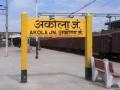 अकोला रेल्वे स्टेशनवर तीन लाखांची रोकड असलेली बॅग केली परत - Marathi News | At the Akola railway station, cash of Rs. Three lakh found | Latest akola News at Lokmat.com