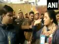 Delhi Election 2020 : आक्षेपार्ह शेरेबाजी करणाऱ्या 'आप' कार्यकर्त्यावर संतप्त अलका लांबा यांनी उगारला हात - Marathi News | Delhi Election 2020 : Congress candidate Alka Lamba tries to slap an AAP worker | Latest national News at Lokmat.com