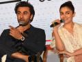 येत्या जूनमध्ये रणबीर कपूर व आलिया भट्ट करणार साखरपुडा? - Marathi News | ranbir kapoor and alia bhatt get engaged in june this year | Latest filmy News at Lokmat.com