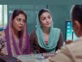 Darlings Trailer Out: आलिया भट-शेफाली शाहच्या डार्क कॉमेडी 'डार्लिंग्स'चा दमदार ट्रेलर भेटीला - Marathi News | Darlings Trailer Out: Alia Bhatt-Shefali Shah starrer dark comedy 'Darlings' trailer out | Latest filmy News at Lokmat.com