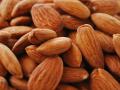 उत्सवाच्या पार्श्वभूमीवर बदाम, पिस्त्याचे दर वाढले - Marathi News |  Almonds, pistachio rates increased after the festival | Latest navi-mumbai News at Lokmat.com