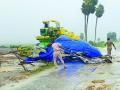 Cyclone Amphan : प. बंगाल, ओडिशाला ‘अ‍ॅम्फन’ चक्रीवादळाचा तडाखा - Marathi News | Cyclone Amphan: W. Bengal, Odisha hit by 'Amphan' cyclone | Latest national News at Lokmat.com