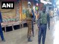 Jammu Kashmir : अनंतनागमध्ये पोलीस स्टेशनवर ग्रेनेड हल्ला, 5 जण जखमी - Marathi News | Jammu & Kashmir: Terrorists lob grenade near Shairbagh police station in Anantnag | Latest national News at Lokmat.com
