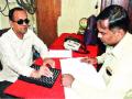 जिल्ह्यातील अंधांच्या दुनियेत ‘ब्रेल’चा प्रकाश : जगण्याला बळ - Marathi News | The light of 'Braille' in the world of the blind in the district | Latest sangli News at Lokmat.com