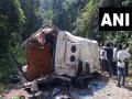 आंध्र प्रदेशमध्ये बसचा भीषण अपघात, 8 जणांचा मृत्यू - Marathi News | Andhra Pradesh Eight dead after a tourist bus overturned in East Godavari district | Latest national News at Lokmat.com