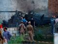 पाक लष्कराचं विमान नागरी वस्तीत कोसळलं; 15 जणांचा मृत्यू  - Marathi News | Pakistan Army plane crashes in civilian area; The death of 15 people | Latest international News at Lokmat.com