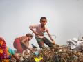 आई-वडिलांच्या मदतीसाठी वस्तू विकणे म्हणजे बालकामगार नाही; केरळ उच्च न्यायालयाचे मत - Marathi News | Selling goods to support parents is not child labour; Kerala High Court Opinion | Latest national News at Lokmat.com
