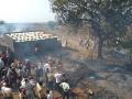 आपोतीत अग्नीतांडव : ४ ते ५ घरे जळून खाक - Marathi News | Fire broke ourt at Apoti village: 4 to 5 houses burnt | Latest akola News at Lokmat.com