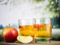 सफरचंदाच्या व्हिनेगरचे 'हे' फायदे वाचून व्हाल अवाक्... - Marathi News | In pics amazing health benefits and beauty tips of apple cider vinegar | Latest beauty Photos at Lokmat.com