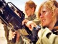 इस्त्रायलच्या सुंदर तरुणी सैनिक का बनतात?  - Marathi News | Why do beautiful young Israeli women become soldiers | Latest editorial News at Lokmat.com