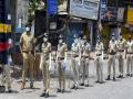 कोरोना पॉझिटीव्ह रूग्ण फिरत होता बाहेर; गोवंडी पोलीस ठाण्यात गुन्हा दाखल - Marathi News | Corona positive patient was walking out; A case has been registered at Govandi police station | Latest crime News at Lokmat.com