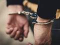 चारचाकी चोरटा एलसीबीकडून जेरबंद - Marathi News | Four-wheeler thief arrested by LCB | Latest jalgaon News at Lokmat.com