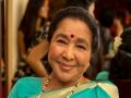 Asha Bhosle Passed Away: ...अन् मुसळधार पावसातही भिजत भिजत गायली तब्बल २२ गाणी! - Marathi News | ...and even got soaked in the pouring rain, they sang a whopping 22 songs! | Latest pune News at Lokmat.com