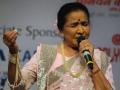 Asha Bhosle Birthday Special: आशा भोसले या कारणामुळे पहिल्या पतीपासून झाल्या होत्या वेगळ्या - Marathi News | Asha Bhosle Birthday Special: Unknown facts about Asha bhosle | Latest filmy News at Lokmat.com