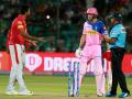 Ashwin Buttler IPL 2022 Mega Auction: दुश्मन बने दोस्त! अश्विनच्या व्हिडीओला जोस बटलरचं व्हिडीओतूनच उत्तर - Marathi News | IPL 2022 Mega Auction Jos Buttler jokingly react after Rajasthan Royals buy spinner R Ashwin | Latest cricket News at Lokmat.com