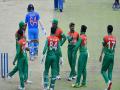 Asia Cup : टीम इंडियाचे जेतेपदाच्या सामन्यात बांगलादेशसमोर लोटांगण; कसाबसा गाठला शतकी पल्ला - Marathi News | India(U19) are bowled out for 106 against Bangladesh (U19) in Asia Cup U-19 Final | Latest cricket News at Lokmat.com