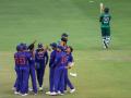 Asia Cup 2022 Ind vs Pak Highlight : Ohh No! भारतीय संघावर झाली कारवाई; पाकिस्तानला लागली लॉटरी, पण... - Marathi News | T20 Asia Cup 2022 Ind vs Pak Highlight : India has received a penalty for slow over rate here, 5 fielders inside the circle for the last two overs | Latest cricket News at Lokmat.com