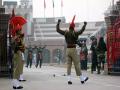 ‘भारत माता की जय’ पाकिस्तानवर भारी; रीट्रीट साेहळ्यात पाकमध्ये शांतता, प्रेक्षकांची पाठ - Marathi News | People not coming from Pakistan side for retreat ceremony on India-Pak Border Atari | Latest national News at Lokmat.com