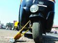 तीनचाकींना प्रथमच सातारा परिसरात जॅमर ‘लॉक किया जाए’ - Marathi News | Three-wheelers should be locked for the first time in the Satara area. | Latest satara News at Lokmat.com
