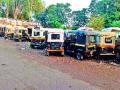 सांगलीत आरटीओनी जप्त केलेल्या रिक्षा सडल्या : पाचशेहून अधिक रिक्षा दोन वर्षे पडून - Marathi News | The rickshaws seized by the RTO in Sangli were destroyed | Latest sangli News at Lokmat.com