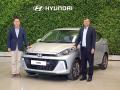 जबरदस्त लूक आणि फीचर्ससह लाँच झाली Hyundai Aura Facelift, पाहा किंमत आणि खास फीचर्स - Marathi News | Hyundai Aura Facelift Launched with Stunning Looks and Features Check Price and Exclusive Features | Latest auto News at Lokmat.com