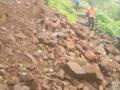 अवचित गडाची तटबंदी भिंत कोसळली - Marathi News | The walls of the defaced fort collapsed | Latest raigad News at Lokmat.com
