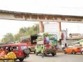 नाशकात टमाटा व्यापाऱ्याला पिस्तूल लावून खंडणीची मागणी - Marathi News |  Pistol tomatoes demanded ransom by handling pistols; The merchants returned without taking the goods | Latest nashik News at Lokmat.com