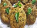 खरपूस बाजरी वडे मस्त ; मिनिटांत बनतील आणि क्षणात होतील फस्त  - Marathi News | recipe of Bajra Vade | Latest food News at Lokmat.com