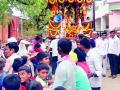 पारोळा तालुक्यातील महाळपूर येथे रथ मिरवणूक उत्साहात - Marathi News | Promoting chariot procession in Parolola taluka, Mahalpur | Latest jalgaon News at Lokmat.com