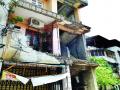 बाल्कनी कोसळून वृद्धा झाली जखमी - Marathi News | The balcony collapsed and the elderly got injured | Latest thane News at Lokmat.com