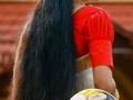 केसांच्या वाढीसाठी पिकलेल्या केळ्याचे तेल आहे १ नंबर! केसांची वाढ पाहून मैत्रिणी विचारतील काय आहे सिक्रेट ? - Marathi News | how to make banana aloe vera hair oil at home homemade banana aloe vera hair oil | Latest sakhi News at Lokmat.com