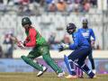 Asia Cup 2018 : दुहेरी धक्क्यानंतर बांगलादेशचा संघ सावरला - Marathi News | Asia Cup 2018: After the double blow, the Bangladesh team survive | Latest cricket News at Lokmat.com