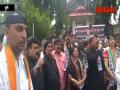 देवेंद्र - नरेंद्र चोर है; पुण्यात राष्ट्रवादीची पोलीस चौकीसमोर घोषणाबाजी - Marathi News |  Devendra - Narendra is a thief; Announcement in front of NCP's police post in Pune | Latest pune Videos at Lokmat.com