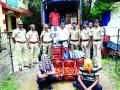 तेरा लाखांचा अवैध मद्यसाठा जव्हारला जप्त - Marathi News | thirteen lakh illegal liquor seized | Latest vasai-virar News at Lokmat.com