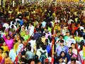 गणपती बाप्पाच्या दर्शनासाठी भक्तांनी रविवार लावला कारणी - Marathi News | Due to Ganapati Bappa's darshan, devotees called Sunday | Latest mumbai News at Lokmat.com