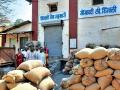 भात खरेदी केंद्रावरील कर्मचारी ‘लेट लतिफ’ - Marathi News | Staff at Paddy Shopping Center 'Late Latif' | Latest vasai-virar News at Lokmat.com