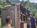 भुईबावडा-रिंगेवाडी येथे एसटी बस कलंडली, चार प्रवासी जखमी - Marathi News | ST bus derailed at Bhuibavada Ringewadi, four passengers injured | Latest sindhudurga News at Lokmat.com