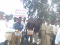 छावा संघटनेचे ‘भीक मांगो’ आंदोलन - Marathi News | 'Bhikh Maango' movement of the Chhawa Sanghatana | Latest akola News at Lokmat.com