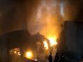 भिवंडीत भंगार गोदामात अग्नितांडव - Marathi News | Fire broke out at a godown in Bhiwandi's Gayatri Nagar area | Latest thane Videos at Lokmat.com
