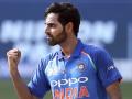 India vs Australia 2nd ODI : भुवनेश्वर कुमारची यॉर्करसाठी 'शूज' टेक्निक, पाहून आश्चर्य वाटेल - Marathi News | India vs Australia 2nd ODI: Bhuvneshwar Kumar used shoes for yorker practice | Latest cricket News at Lokmat.com