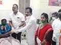 भाजपच्या सेवा सप्ताहास प्रारंभ, रूग्णालये-वस्त्यांमध्ये फळे वाटप - Marathi News | BJP's service week begins with distribution of fruits in hospitals and slums | Latest kolhapur News at Lokmat.com