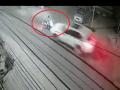 Video: भरधाव BMW ने स्कुटी चालाकाला चिरडले; मद्यधुंद महिला चालक फरार... - Marathi News | Video: Speeding BMW crushes man in hyderabad; female driver was drunk | Latest national News at Lokmat.com