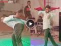 तरूणानं 'आज की रात' गाण्यावर केला खतरनाक डान्स, पाहून म्हणाल - हे प्रभु हे जगन्नाथ..! - Marathi News | Boy dance on Tamannaah Bhatia song Aaj ki raat goes viral internet | Latest social-viral News at Lokmat.com
