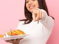 Cooking Tips : सकाळी नाश्ता बनवताना खूपच घाई होते? 5 ट्रिक्स वापरा, पटकन तयार होईल चविष्ट नाश्ता - Marathi News | Cooking Tips : Cooking tips to save time in kitchen for every women how to prepare breakfast fast | Latest sakhi News at Lokmat.com