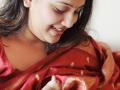 बाळाला आजही नाकारलं जातं आईचं दूध! भारतात अजूनही पूर्ण ६ महिने स्तनपानाचं प्रमाण कमी - Marathi News | world breastfeeding week, breast milk is boon for baby, benefits of breastfeeding | Latest sakhi News at Lokmat.com