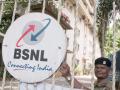 BSNL ची धांसू ऑफर; प्रीपेड रिचार्जवर 600 रुपयांपर्यतचा अतिरिक्त टॉकटाईम - Marathi News | BSNL's Dhansu offer; Additional talk time of Rs. 600 on prepaid recharge | Latest national Photos at Lokmat.com