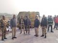 समृद्धी महामार्गावर ट्रक उलटून दोघे किरकोळ जखमी - Marathi News | Two minor injuries after truck overturns on Samriddhi highway | Latest buldhana News at Lokmat.com